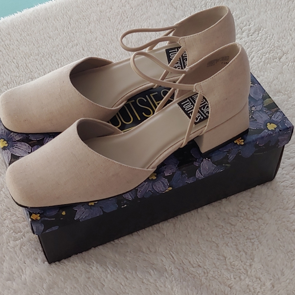 Mootsies Tootsies Low Fabric Heels 7.5